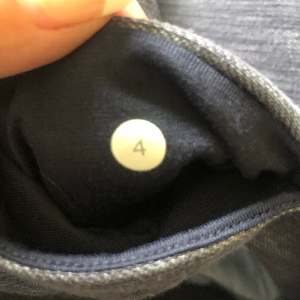 LULULEMON🌺THICK LEGGINGS - Picture 5 of 6